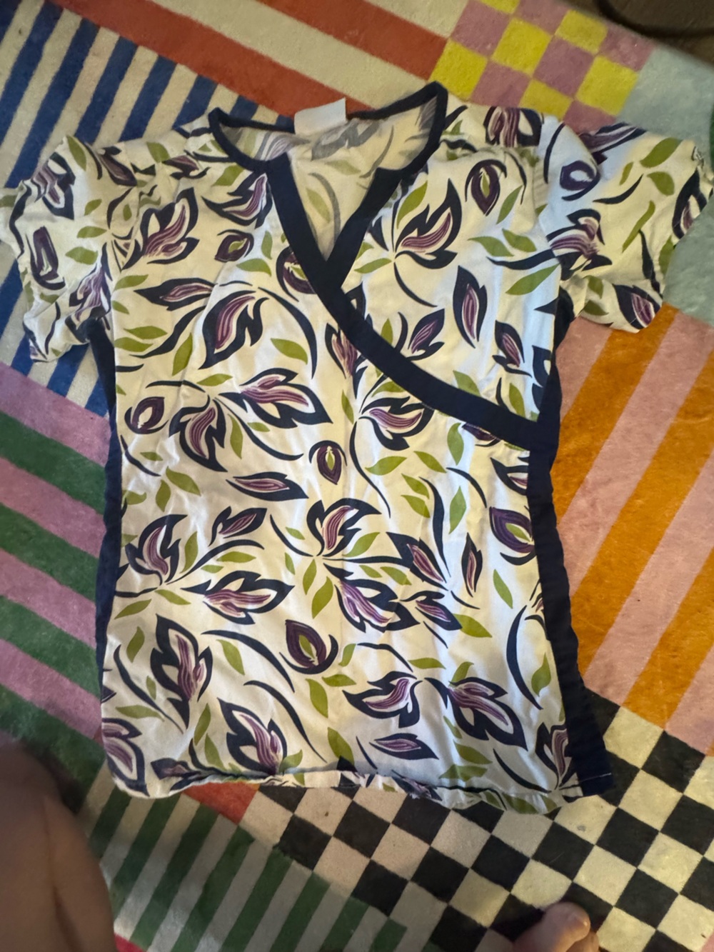 Floral Print Women's Scrub Top in Cream and Purple